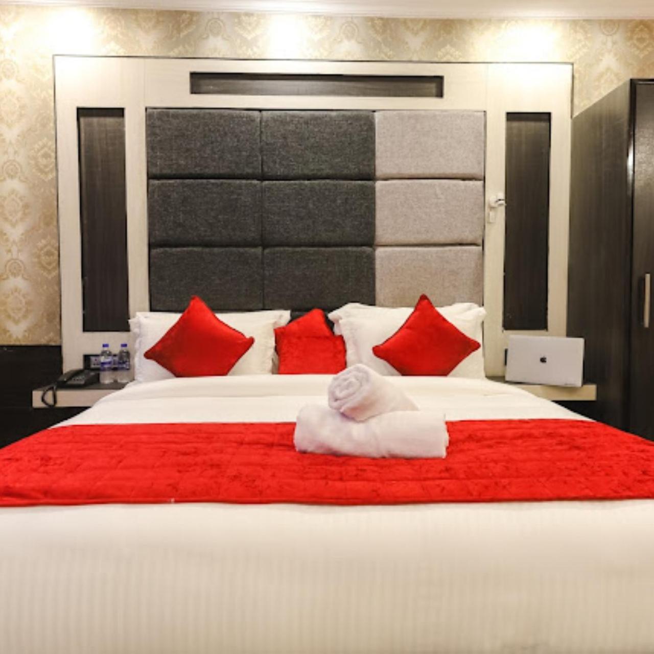 Hotel Holiday Hill, Near Mall Road, Mcleodganj# Parking#Restaurant Dharamshala Eksteriør bilde