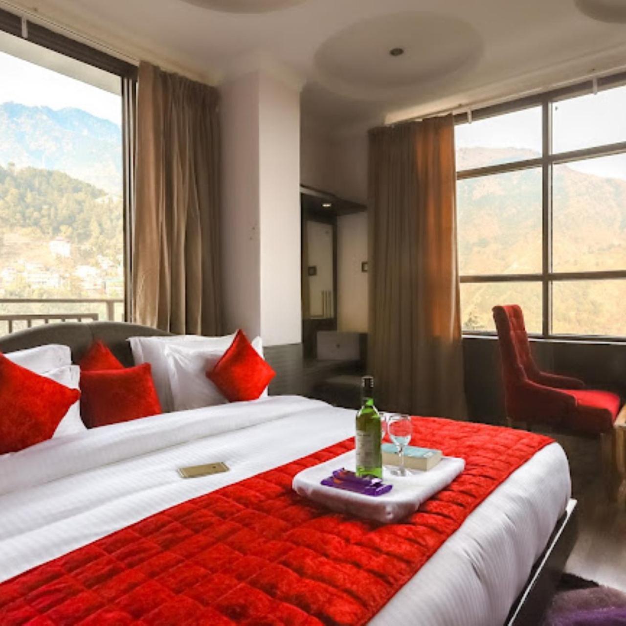 Hotel Holiday Hill, Near Mall Road, Mcleodganj# Parking#Restaurant Dharamshala Eksteriør bilde