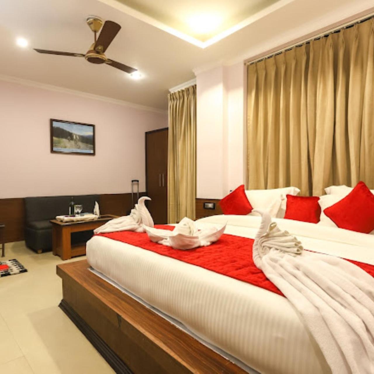 Hotel Holiday Hill, Near Mall Road, Mcleodganj# Parking#Restaurant Dharamshala Eksteriør bilde
