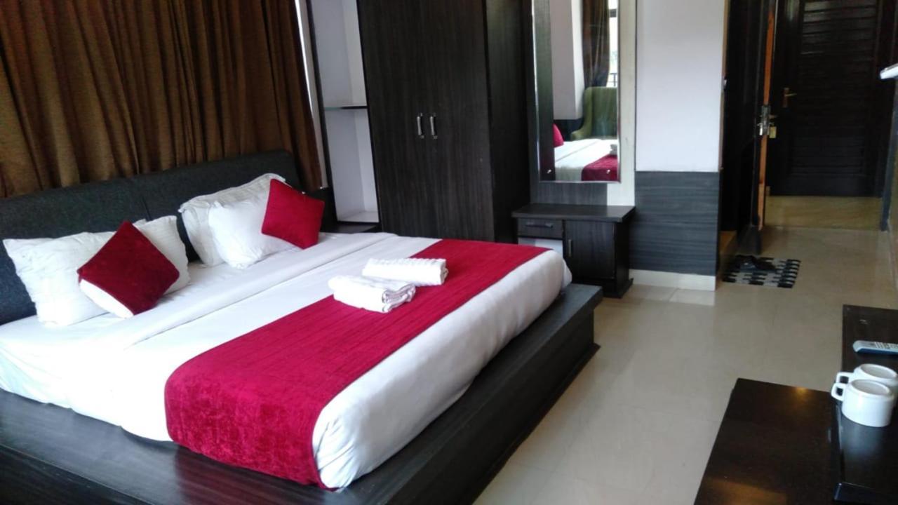 Hotel Holiday Hill, Near Mall Road, Mcleodganj# Parking#Restaurant Dharamshala Eksteriør bilde